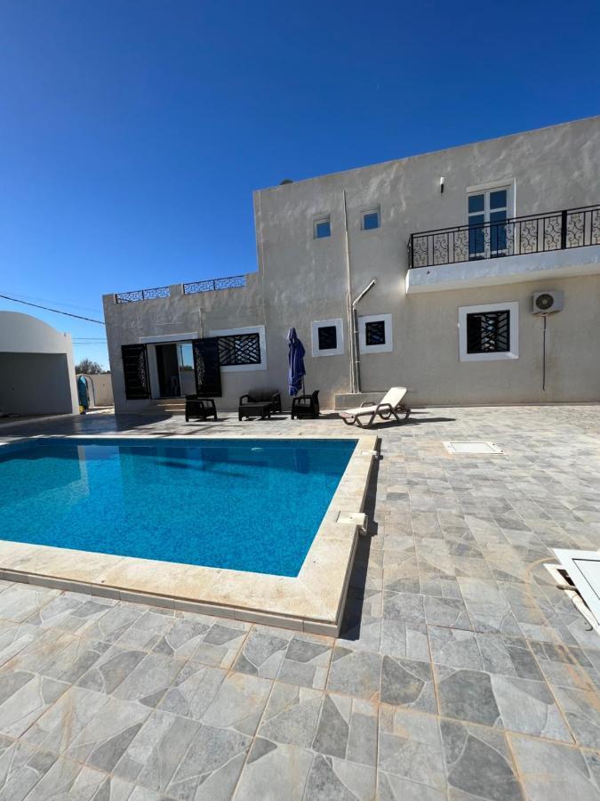 Magnifique villa avec piscine sur l’île de djerba Houmt Souk  Extérieur photo